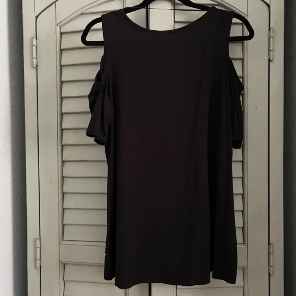 Belldini Cold Shoulder Top Large - Picture 2 of 14